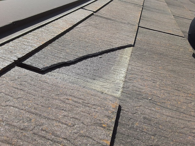 コロニアルの破損箇所